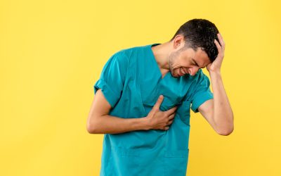 side-view-specialist-doctor-tells-what-if-you-have-heartache-headache